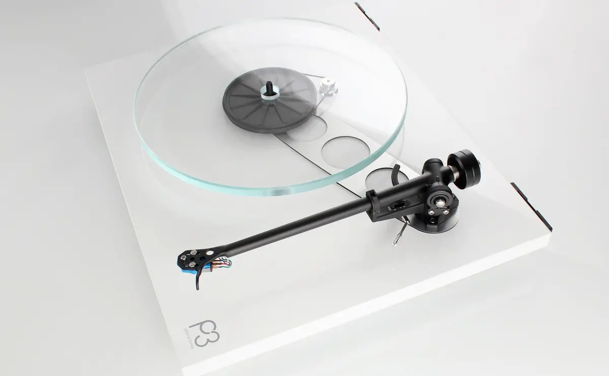 Rega Planar 3 With Exact Cartridge (White) [Turntable] 1